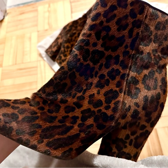 Karen Millen Leopard Print Ankle Booty Heel - Picture 2 of 4